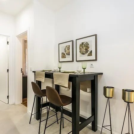 Apartment Lively 2 Bedroom In Iconic Alfama! Lisbon