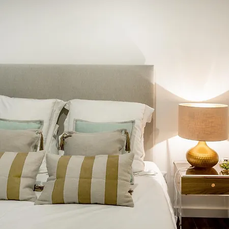 Lively 2 Bedroom In Iconic Alfama! * Lisbon